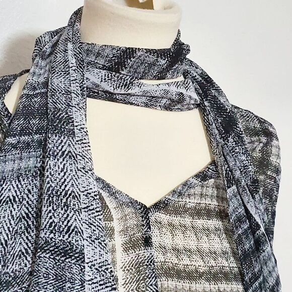 6th Lane Sleeveless Neck Scarf Top Size 20 - Picture 6 of 7